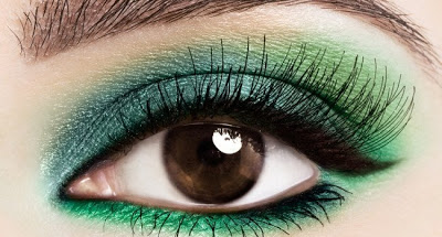  Maquiagem verde esmeralda para os olhos 2013