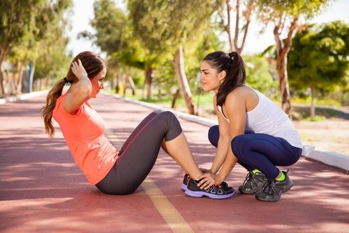Mulheres fazendo exercício para acelerar o metabolismo